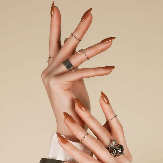 Bio Sculpture GEMINI 0307 Dust at Dusk auf dem Nagel – Braun