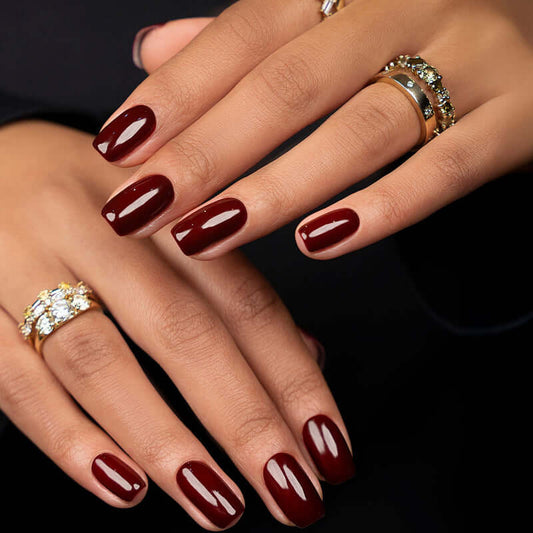 Bio Sculpture GEMINI 0334 Garnet Noir auf dem Nagel – Rot