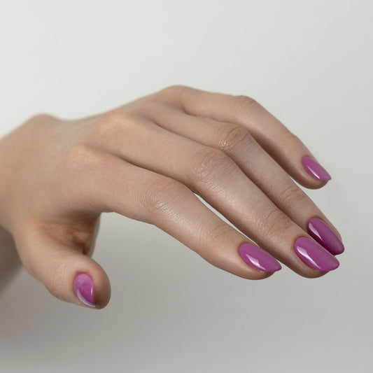Bio Sculpture GEMINI 0340 Purple Plasma auf dem Nagel – Violett