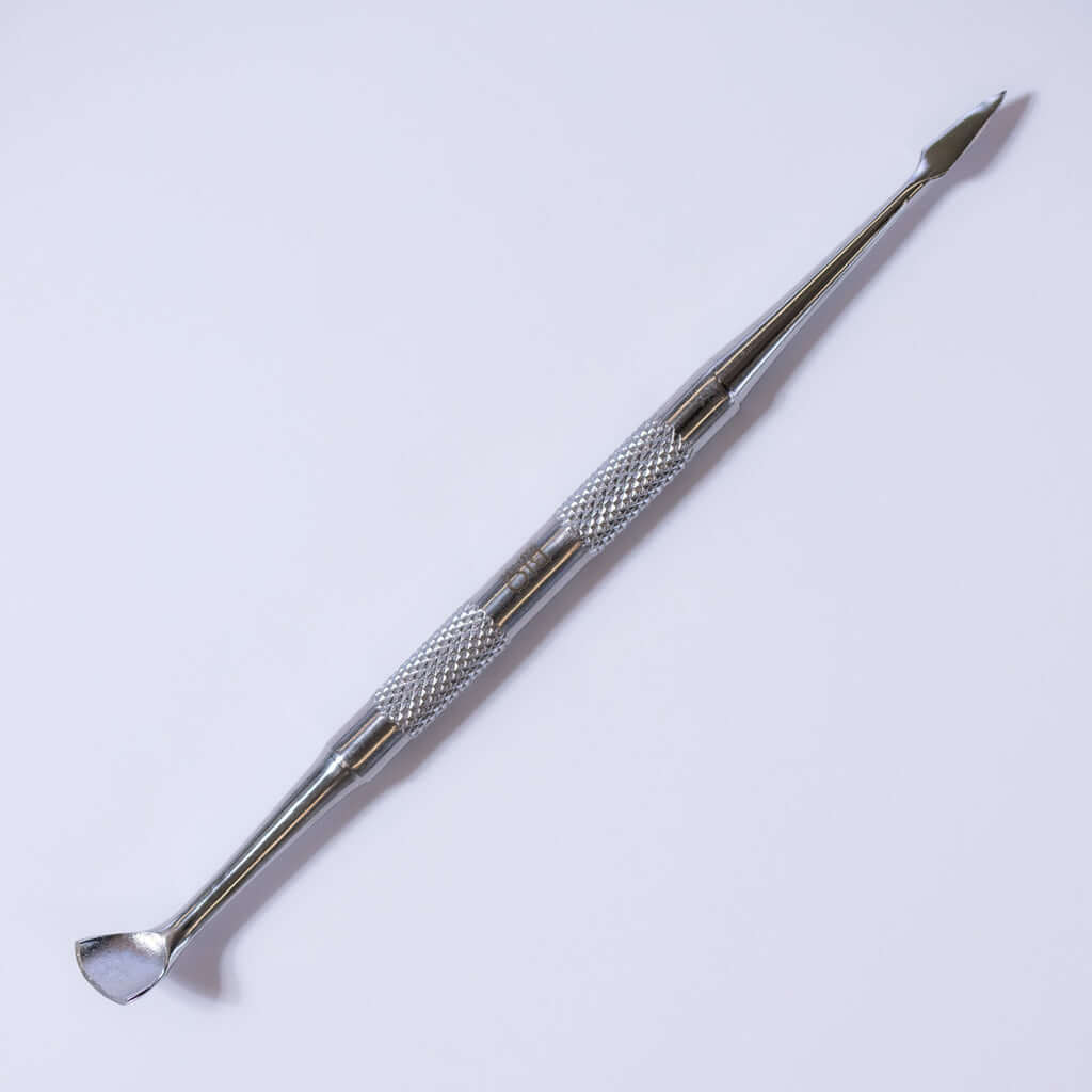 Metal Tool Small Pinsel & Tools Mit dem Metal Tool schieben Sie das aufgeweichte Gel einfach von der Nagelplatte ab. Auch zum Zurückschieben der Nagelhaut geeignet. Bio Sculpture