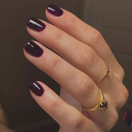 Bio Sculpture GEMINI 0112 On The Dark Side auf dem Nagel – Violett