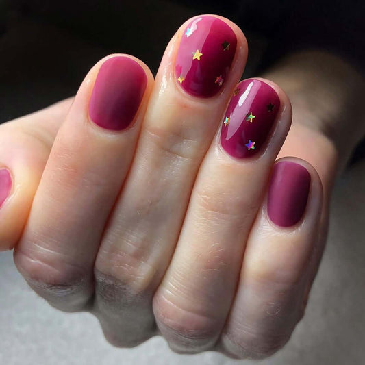 Bio Sculpture GEMINI 0086 Dark Plum auf dem Nagel – Schwarz