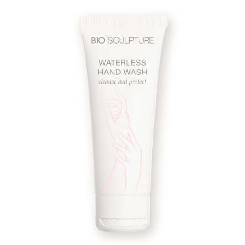 Waterless Hand Wash - SPA SPA Die neue BIO SCULPTURE Waterless Hand Wash reinigt die Hände effektiv, spendet Feuchtigkeit und hinterlässt ein nicht klebriges Gefühl mit einem frischen Aloe-Vera-Duft Bio Sculpture