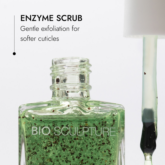 Kiwi Cuticle Scrub - Flasche und Pinsel für sanftes Nagelhautpeeling