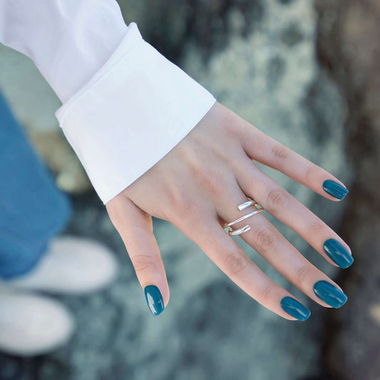 Bio Sculpture GEMINI 0293 Lake Louise auf dem Nagel – Blau