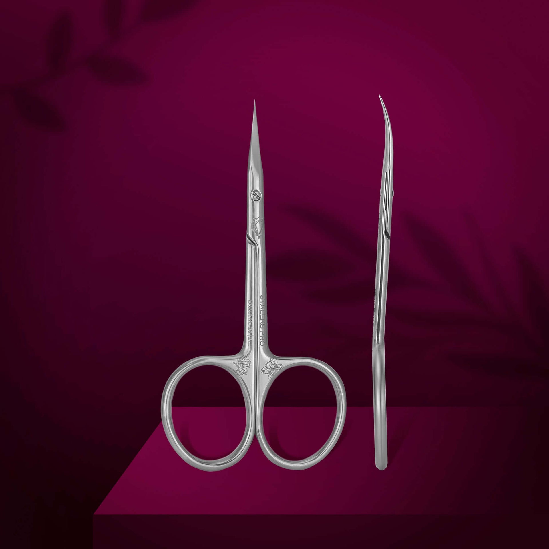 Nagelhaut Schere - EXCLUSIVE 20 Type 2 Nagelscheren & Nagelknips Nagelhaut Schere / cuticle scissors EXCLUSIVE 20 Type 2 magnolia HOCHWERTIGES MANIKÜRE-PEDIKÜRE-WERKZEUG Verkürzte gebogene Griffe für präzise Bewegungen. Perfekte Balance zwischen Klingenst